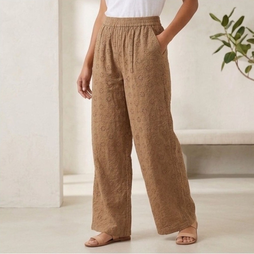 Ann Taylor Women's Wide-Leg Eyelet Pants in Tan. Size S